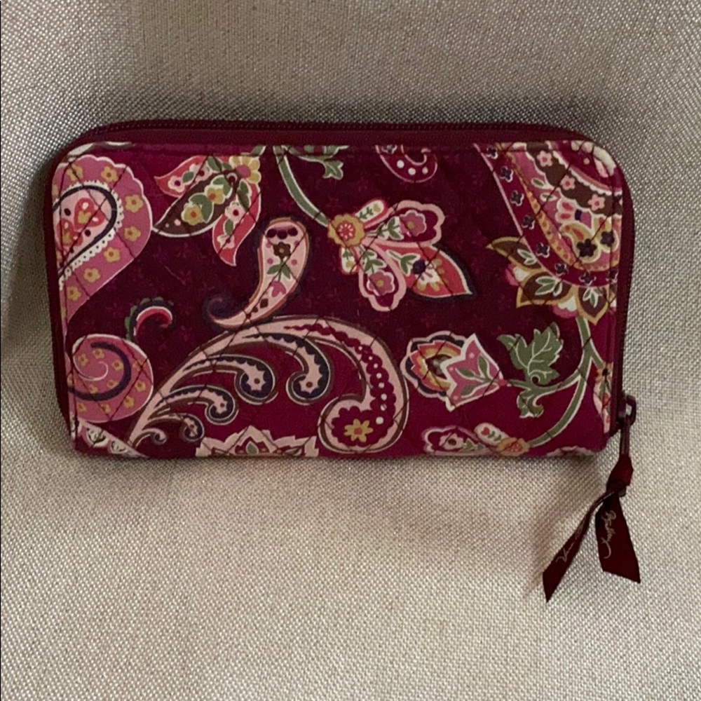Vera Bradley zip around wallet